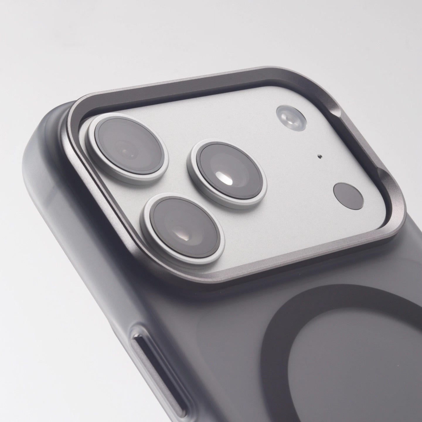 LuxeFrost Magnetic Case - iPhone